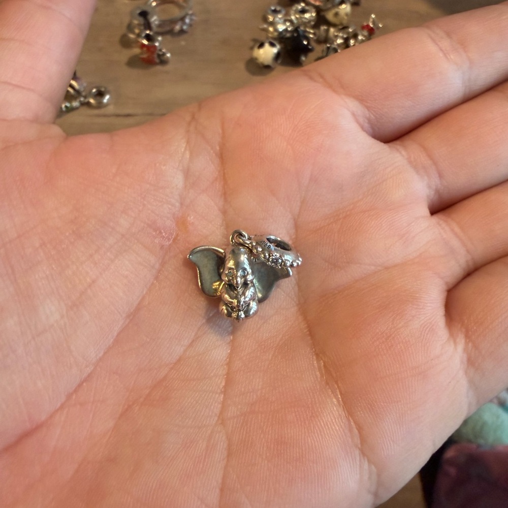 Silver dumbo Charm Pendant - Small Pets Category